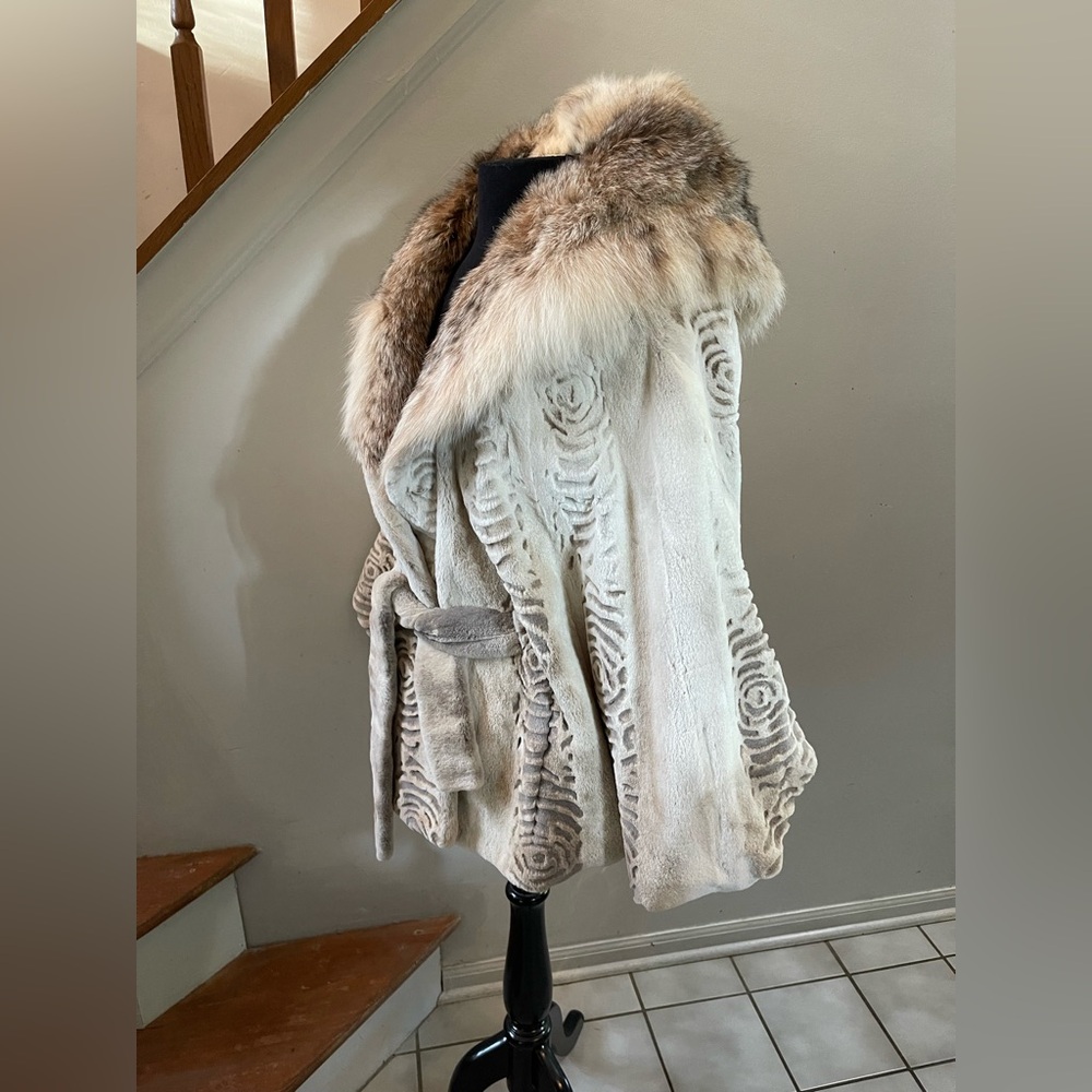 Luxurious Iceberg Laser Cut Perl Sheared Mink Fur Jacket/Cape Style Jacket NWT🏷️ - Picture 2 of 12
